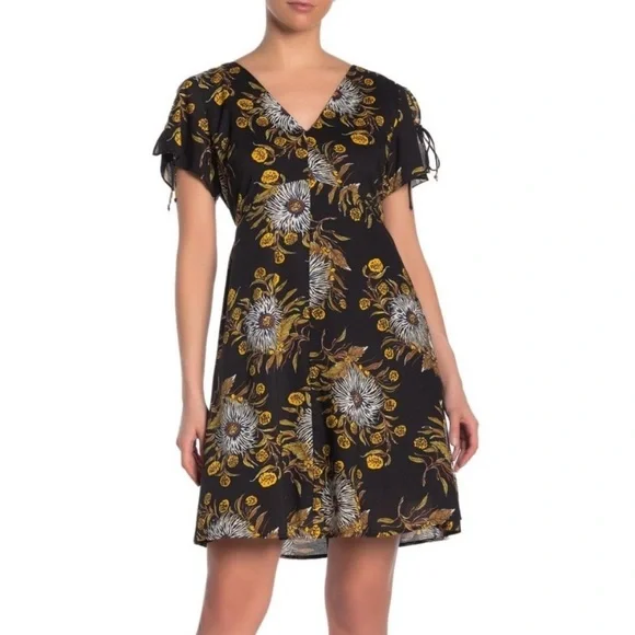 Madewell floral butterfly sleeve dress - Picture 1 of 7